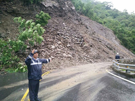 臺連下5天豪雨多處淹水 屏東縣部落90人受困