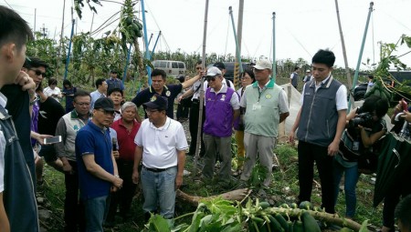 台风重创台东国军救灾 林揆勘灾区拨8亿台币