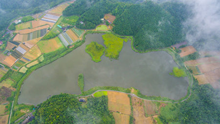 台湾宜兰双连埤浮岛 台风后竟飘移百米